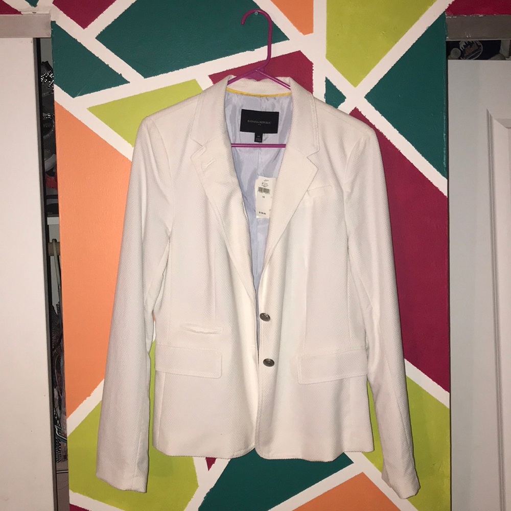 White banana republic blazer. Blue silk stripe int